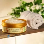 کره بدن دیپ سنس مدل Honey حجم 200 میلی‌لیتر مغذی و آبرسان قوی با کره شی، روغن نارگیل و آملا، ضد خشکی و نرم‌کننده پوست با جذب سریع و حفظ رطوبت طولانی‌مدت مناسب بانوان